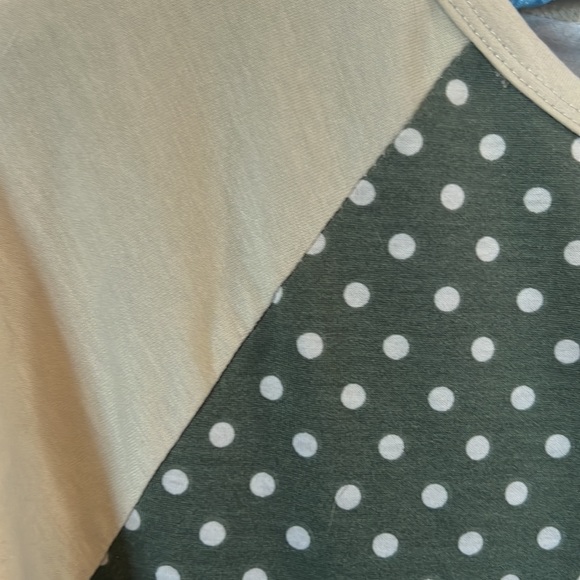 Lularoe Randy t - Picture 2 of 3